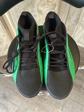 adidas Harden Vol. 8 Luxury Green
Men's Size 16 NEW